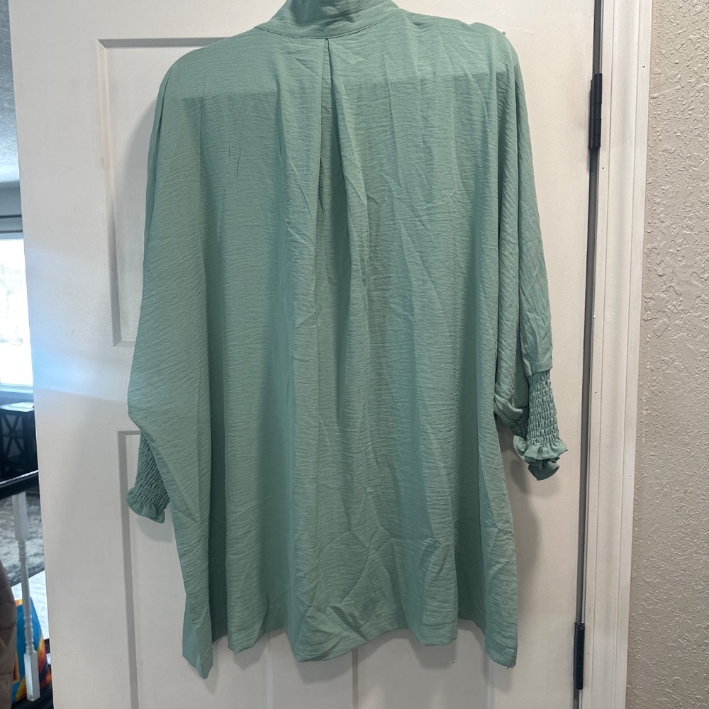 Blouse - Picture 2 of 2